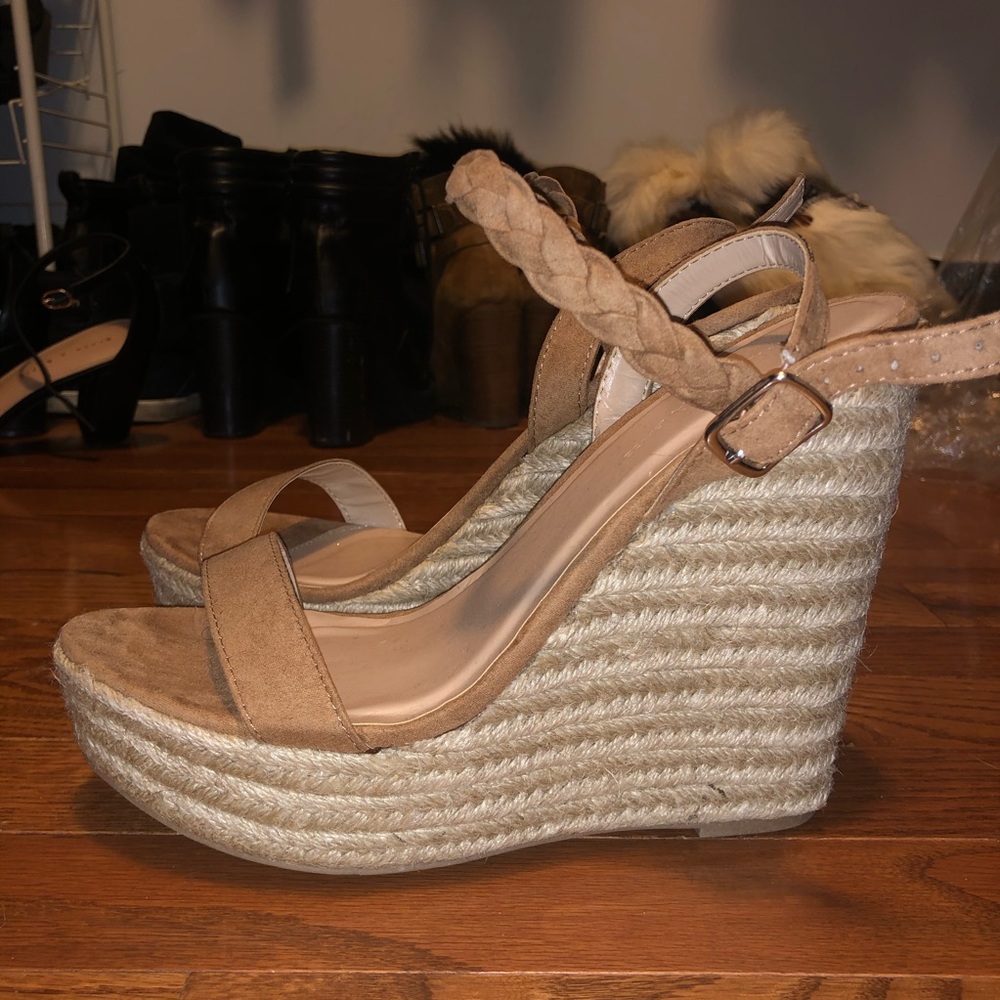 Forever 21 Faux Suede Espadrille Wedge 💗 8.5 NWT